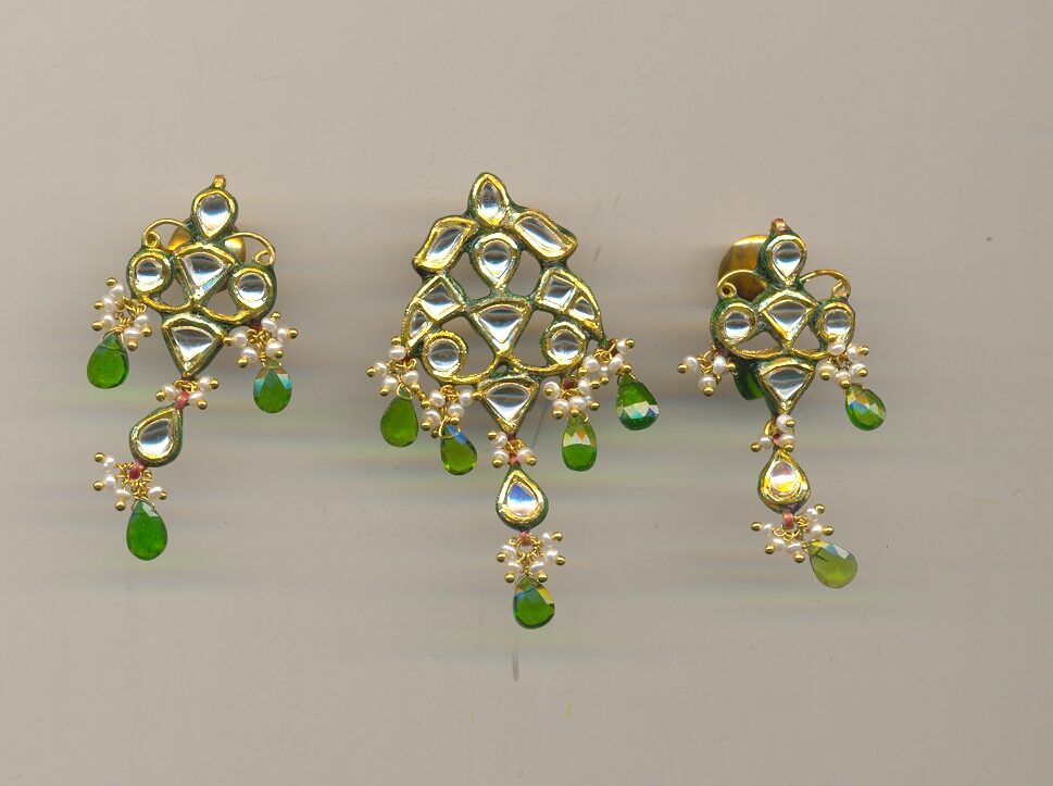 GOLD HALF SET PENDENT KUNDAN EXCLUSIVE