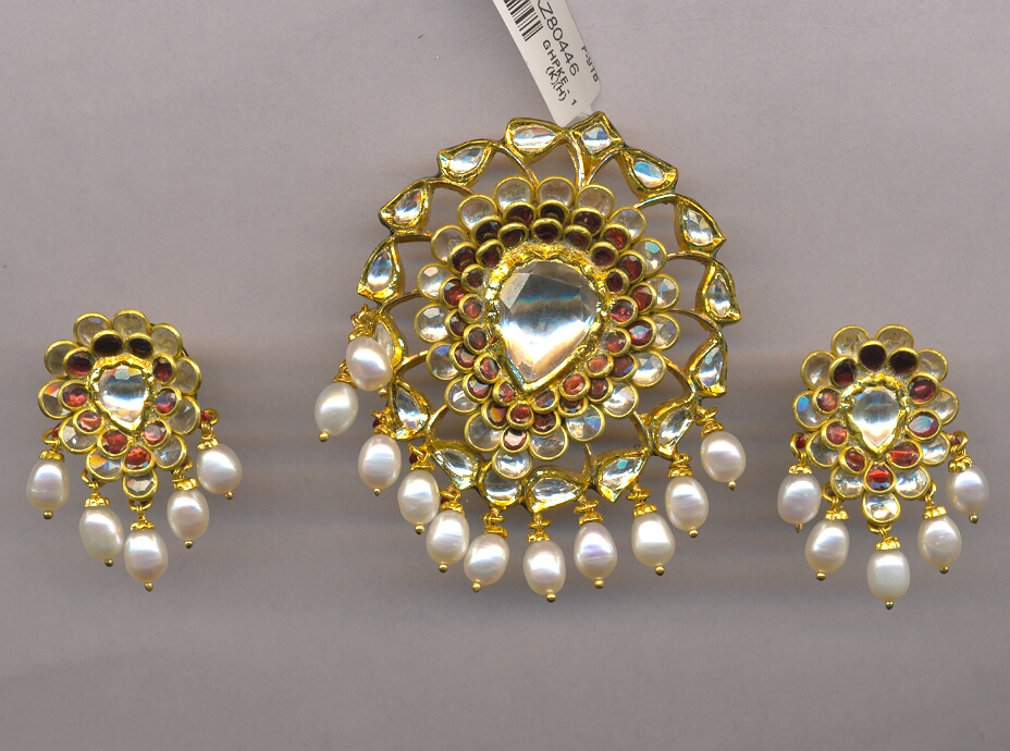 GOLD HALF SET PENDENT KUNDAN EXCLUSIVE