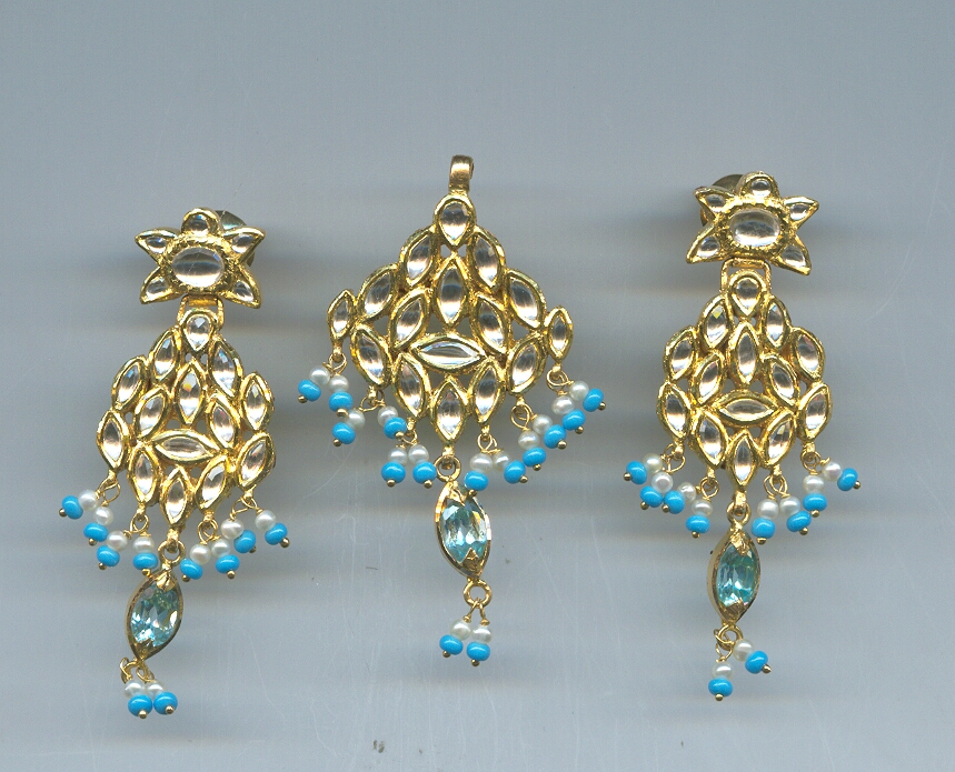 GOLD HALF SET PENDENT KUNDAN EXCLUSIVE