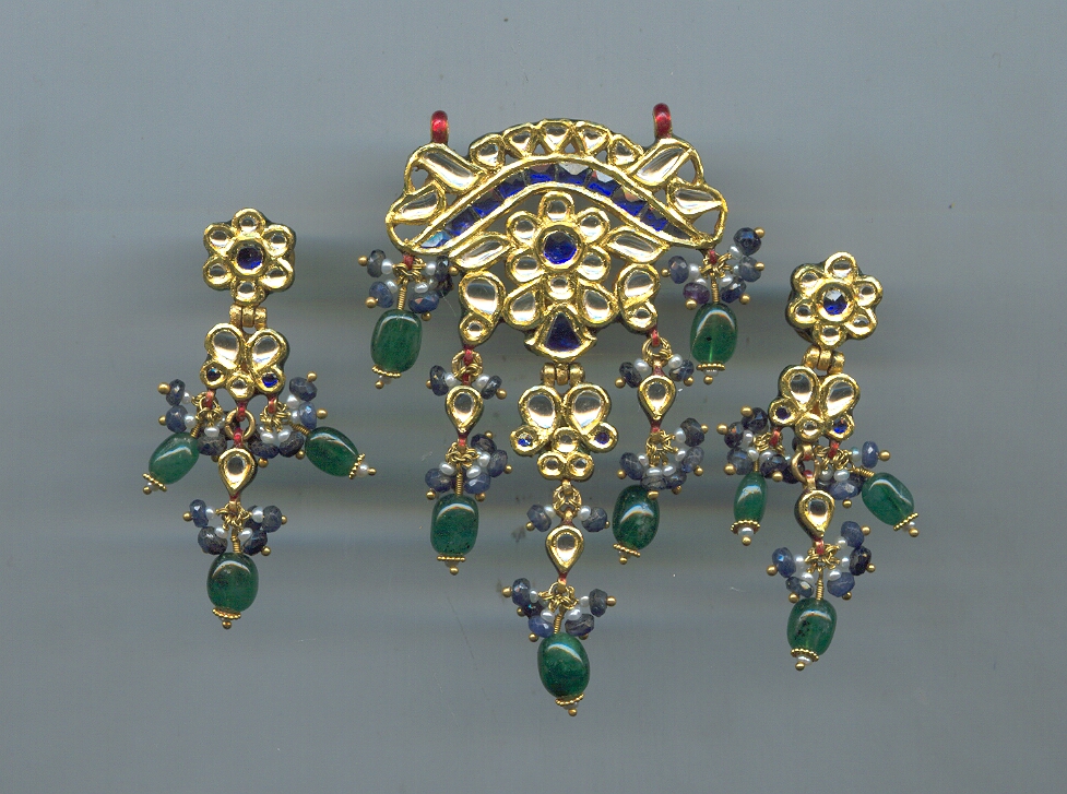 GOLD HALF SET PENDENT KUNDAN EXCLUSIVE