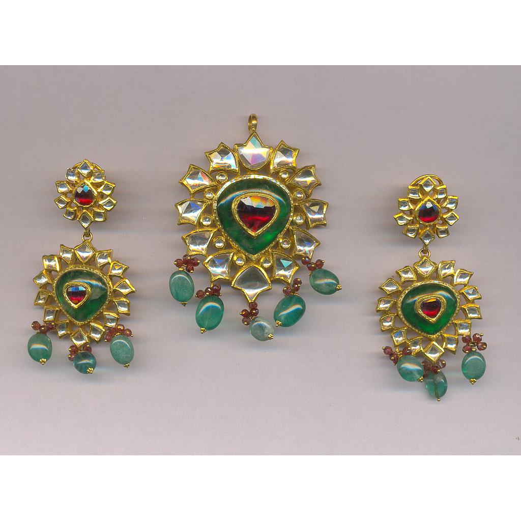 GOLD HALF SET PENDENT KUNDAN FANCY