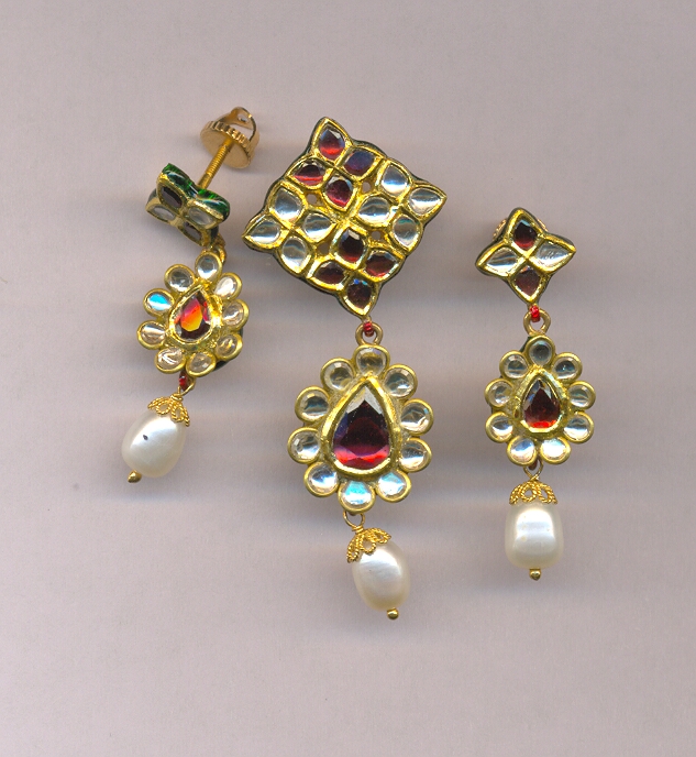 GOLD HALF SET PENDENT KUNDAN GENERAL