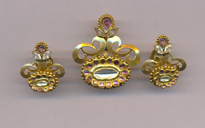 GOLD HALF SET PENDENT KUNDAN GENERAL