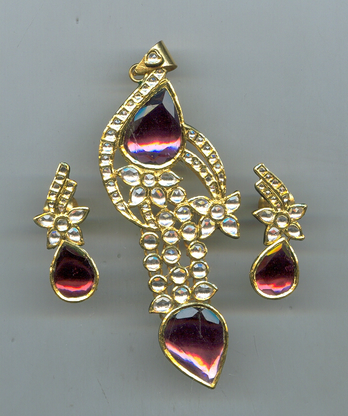 GOLD HALF SET PENDENT KUNDAN GENERAL