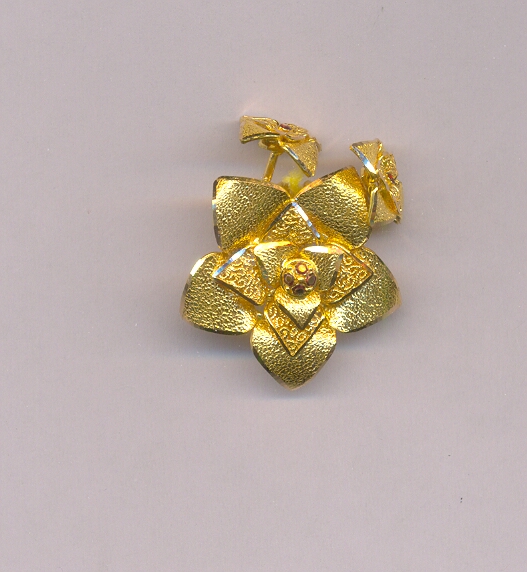 GOLD HALF SET PENDENT PLAIN EXCLUSIVE
