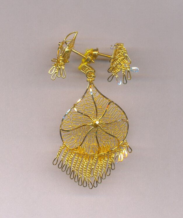 GOLD HALF SET PENDENT PLAIN EXCLUSIVE