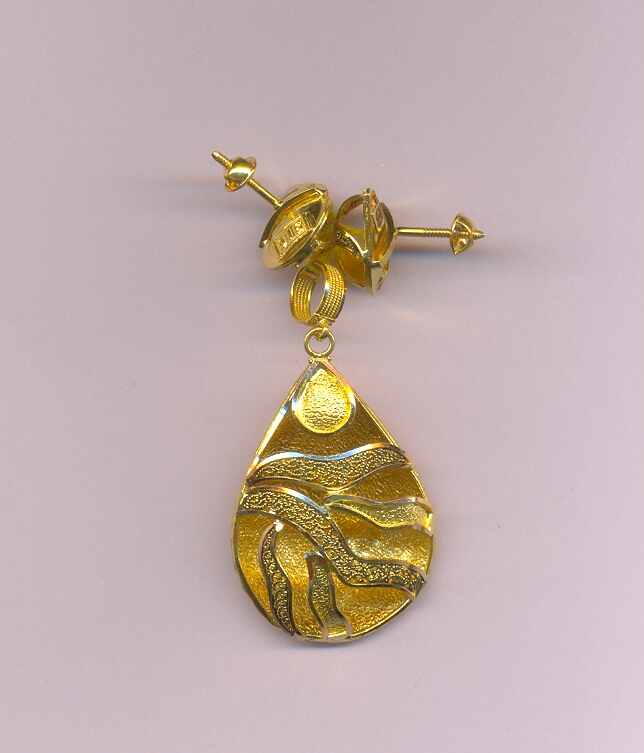 GOLD HALF SET PENDENT PLAIN EXCLUSIVE
