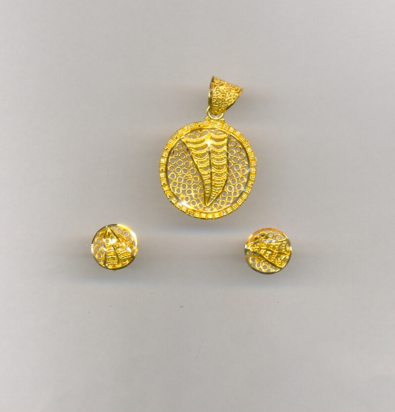 GOLD HALF SET PENDENT PLAIN EXCLUSIVE