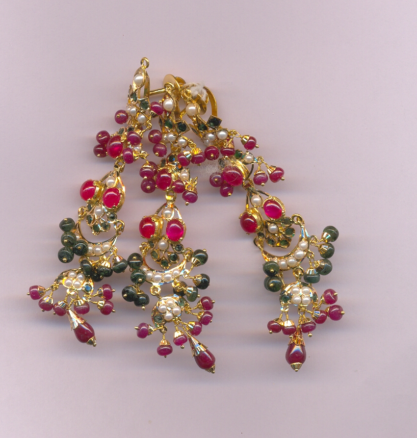 GOLD HALF SET PENDENT PLAIN EXCLUSIVE