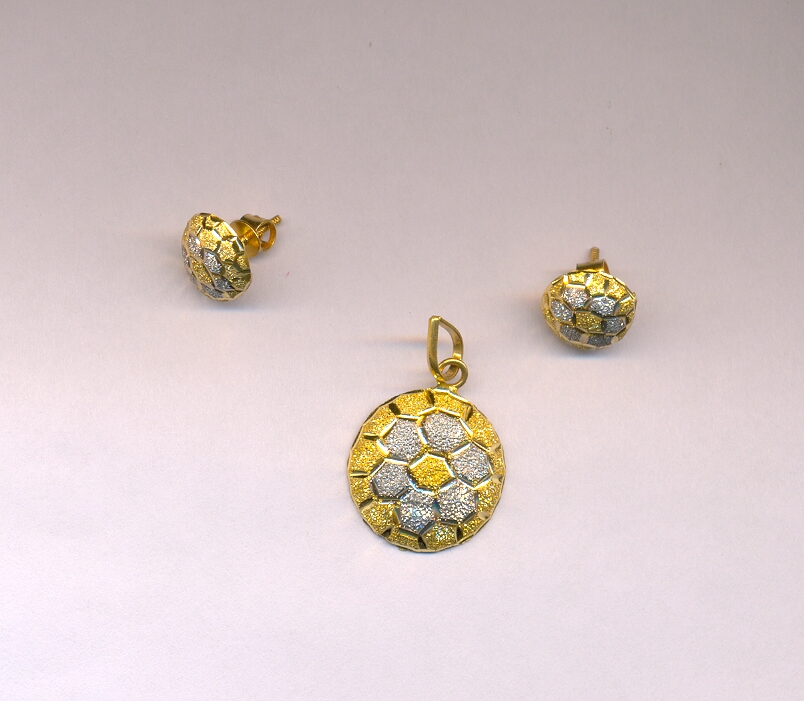 GOLD HALF SET PENDENT PLAIN EXCLUSIVE
