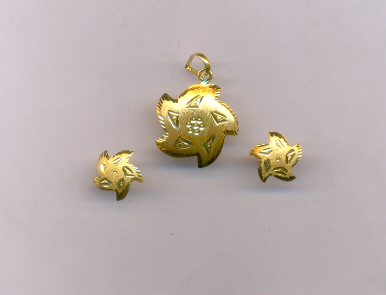 GOLD HALF SET PENDENT PLAIN EXCLUSIVE