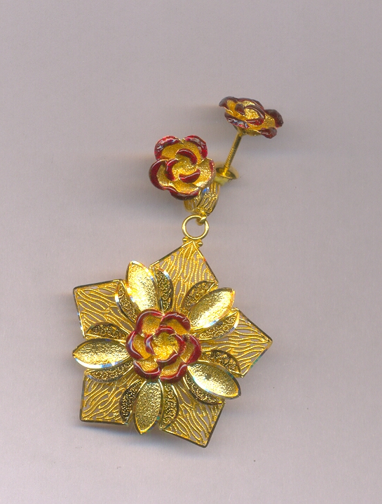 GOLD HALF SET PENDENT PLAIN EXCLUSIVE