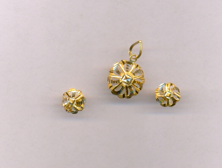 GOLD HALF SET PENDENT PLAIN EXCLUSIVE