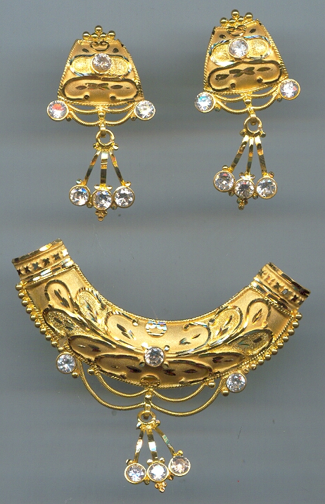 GOLD HALF SET PENDENT PLAIN EXCLUSIVE