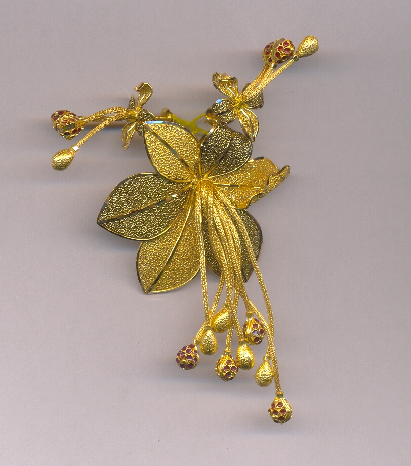 GOLD HALF SET PENDENT PLAIN EXCLUSIVE