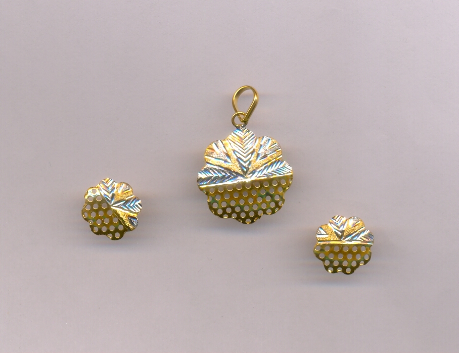 GOLD HALF SET PENDENT PLAIN EXCLUSIVE