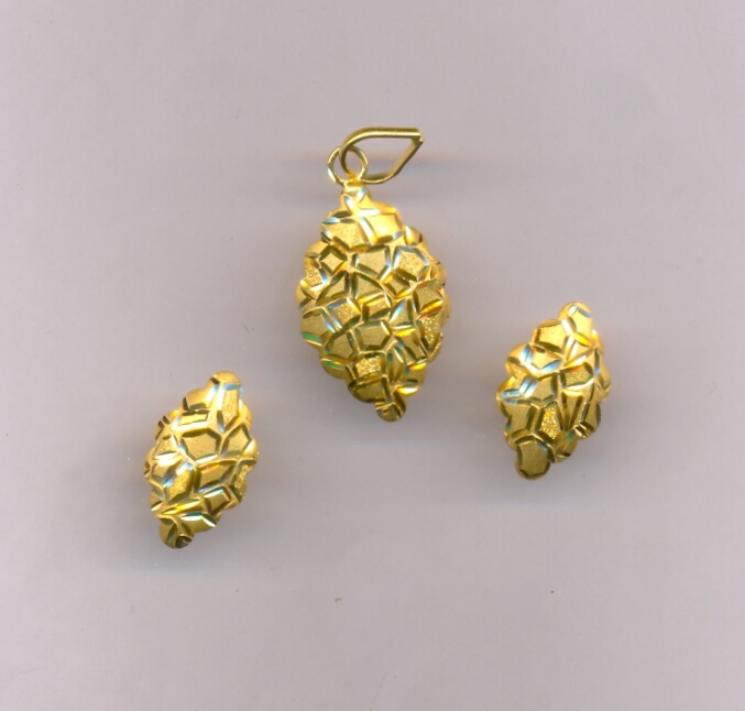 GOLD HALF SET PENDENT PLAIN EXCLUSIVE