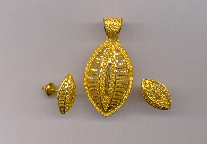 GOLD HALF SET PENDENT PLAIN EXCLUSIVE