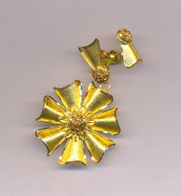 GOLD HALF SET PENDENT PLAIN EXCLUSIVE