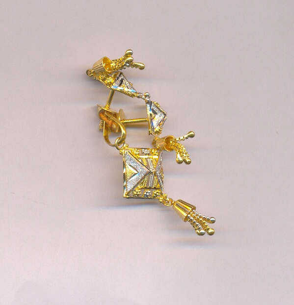 GOLD HALF SET PENDENT PLAIN FANCY