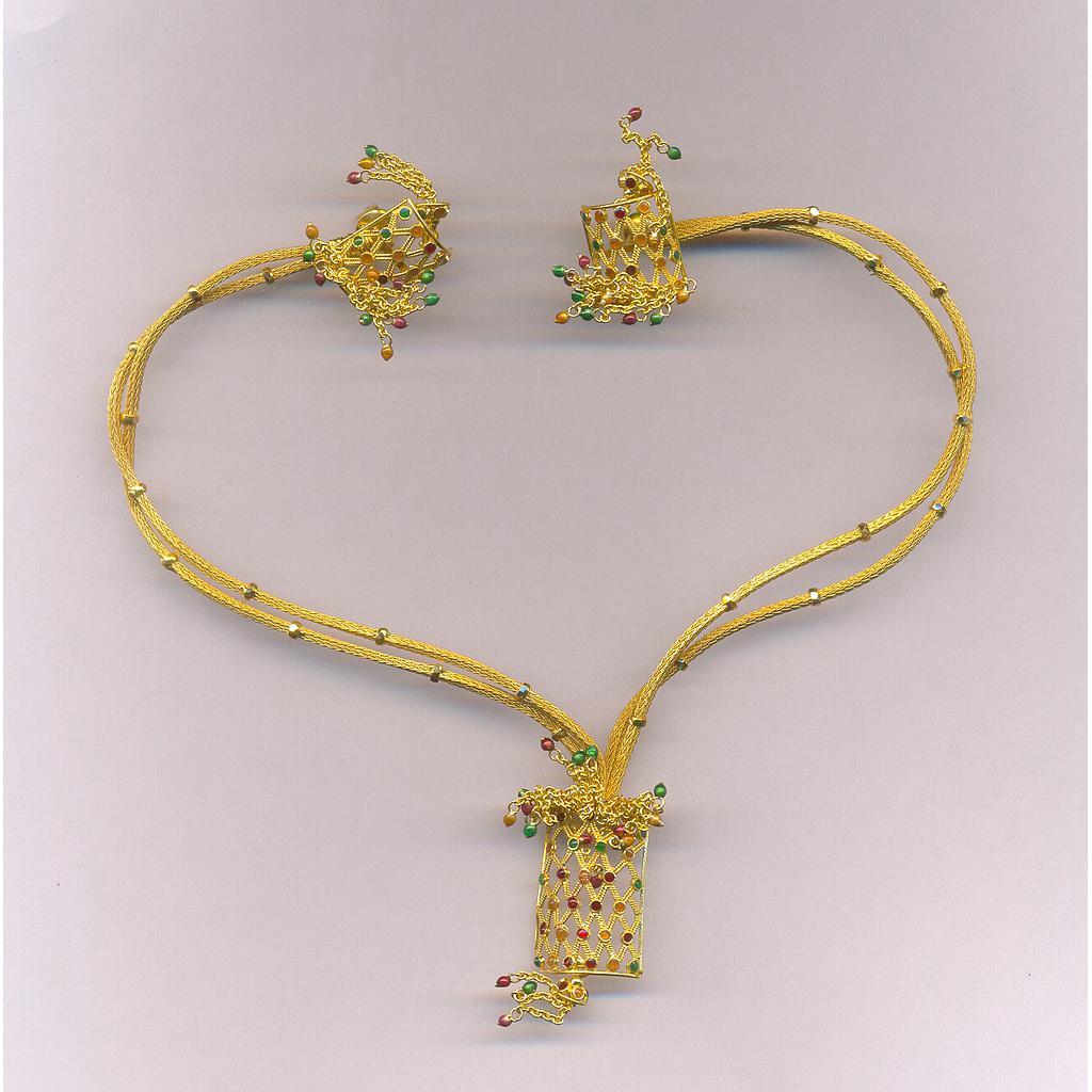 GOLD HALF SET PENDENT PLAIN FANCY