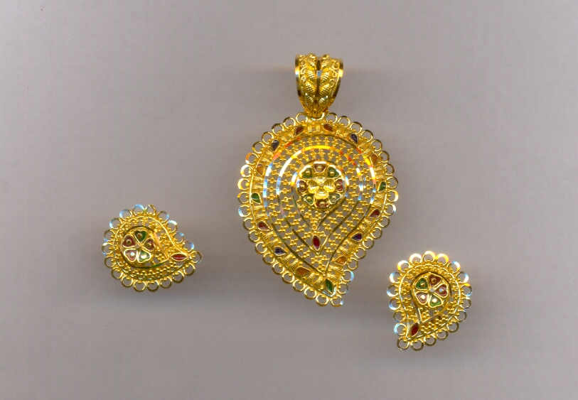 GOLD HALF SET PENDENT PLAIN FANCY