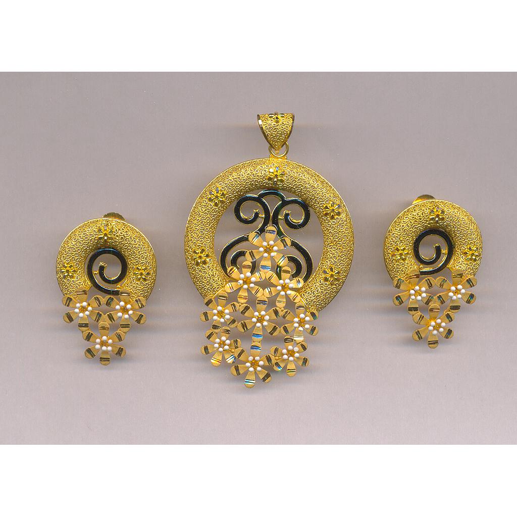 GOLD HALF SET PENDENT PLAIN FANCY