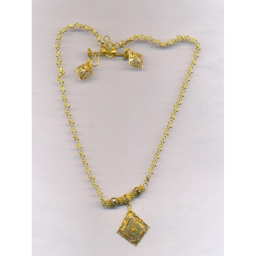 GOLD HALF SET PENDENT PLAIN FANCY