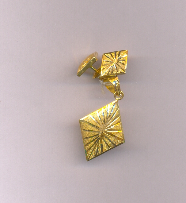 GOLD HALF SET PENDENT PLAIN FANCY
