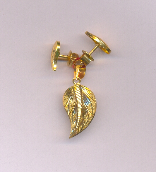 GOLD HALF SET PENDENT PLAIN FANCY