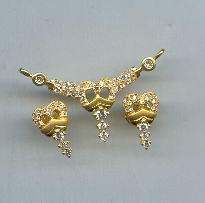 GOLD HALF SET PENDENT PLAIN FANCY