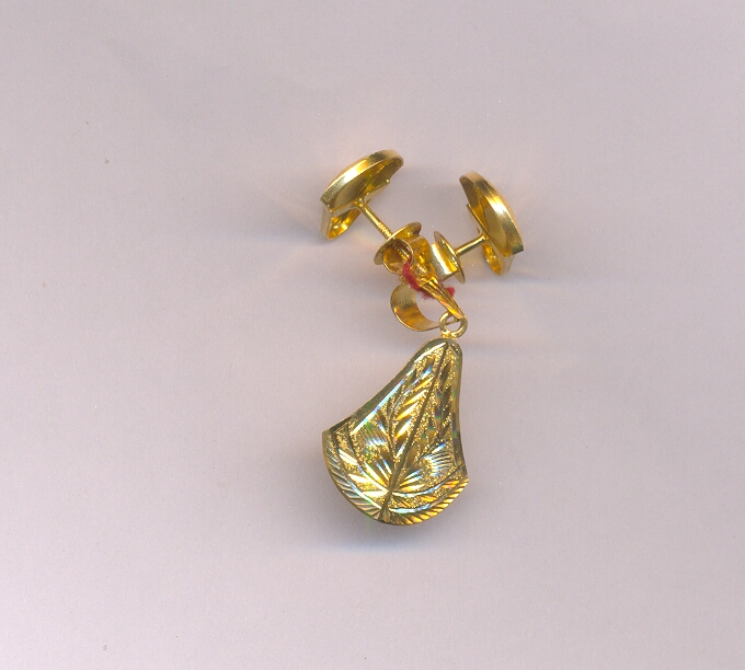 GOLD HALF SET PENDENT PLAIN FANCY