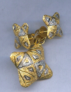 GOLD HALF SET PENDENT PLAIN FANCY