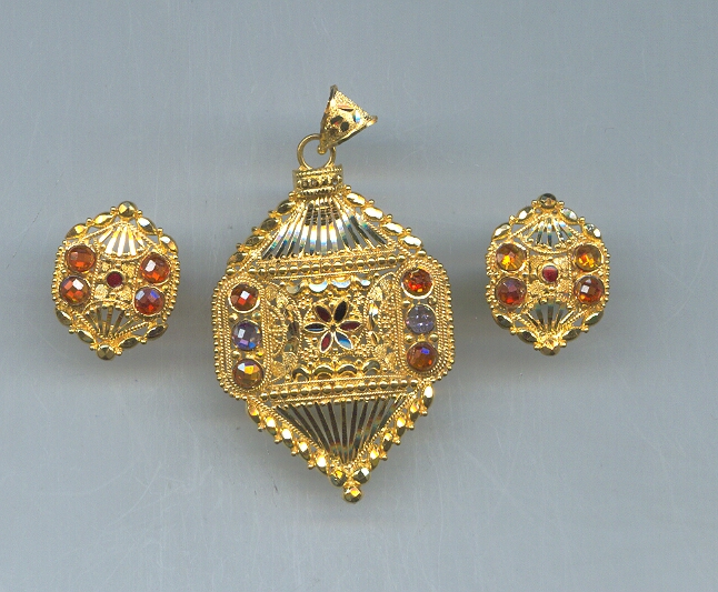 GOLD HALF SET PENDENT PLAIN GENERAL