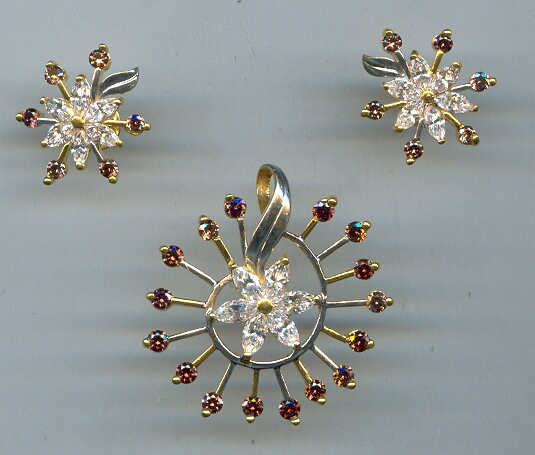 GOLD HALF SET PENDENT REALSTONE EXCLUSIVE
