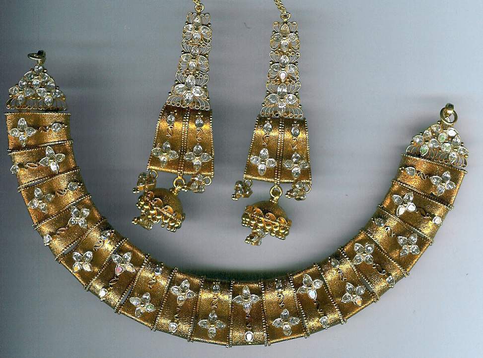 GOLD HALF SET ROUND ANTIQUE EXCLUSIVE