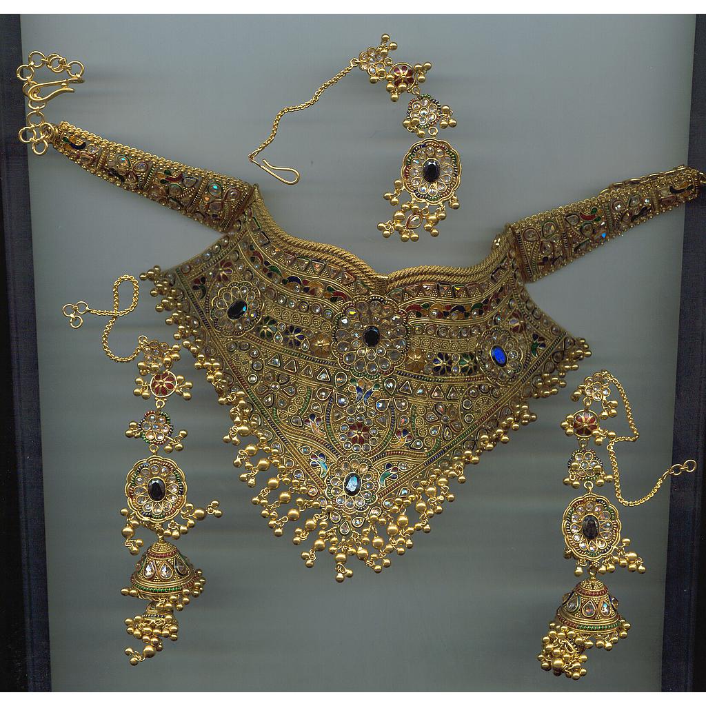 GOLD HALF SET ROUND ANTIQUE EXCLUSIVE