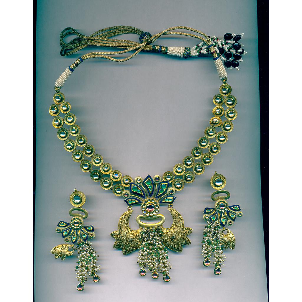 GOLD HALF SET ROUND ANTIQUE FANCY