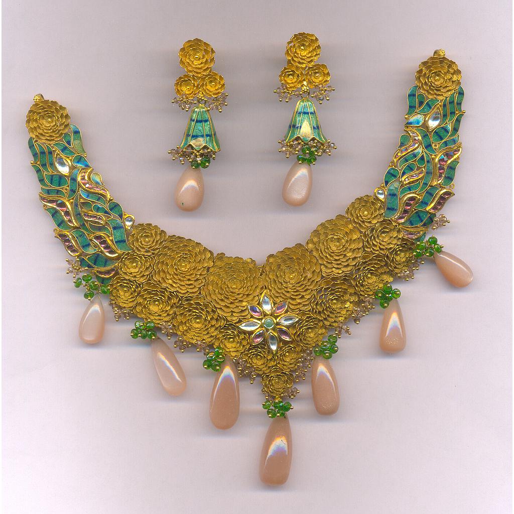 GOLD HALF SET ROUND ANTIQUE FANCY