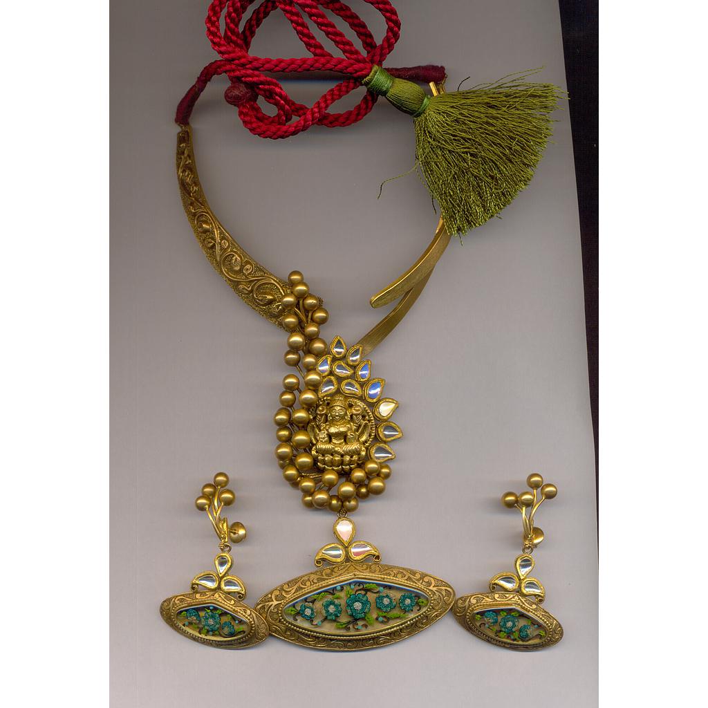 GOLD HALF SET ROUND DESIGNER EXCLUSIVE
