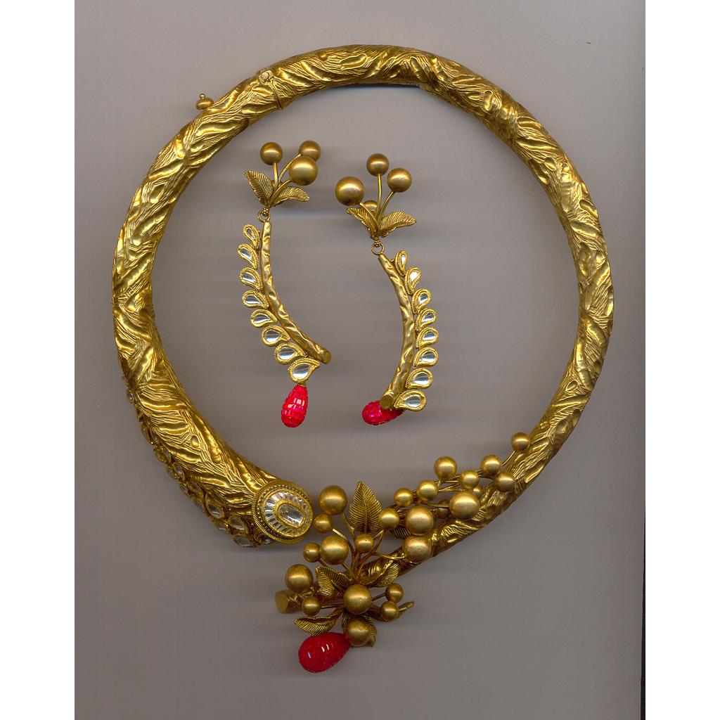 GOLD HALF SET ROUND DESIGNER EXCLUSIVE