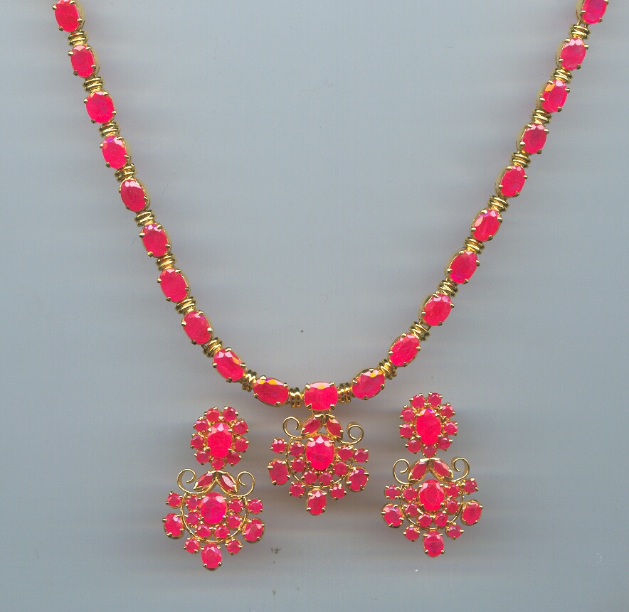 GOLD HALF SET ROUND DESIGNER GENERAL