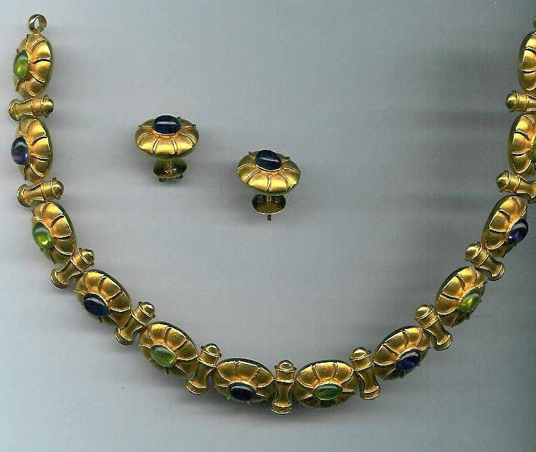 GOLD HALF SET ROUND DESIGNER GENERAL
