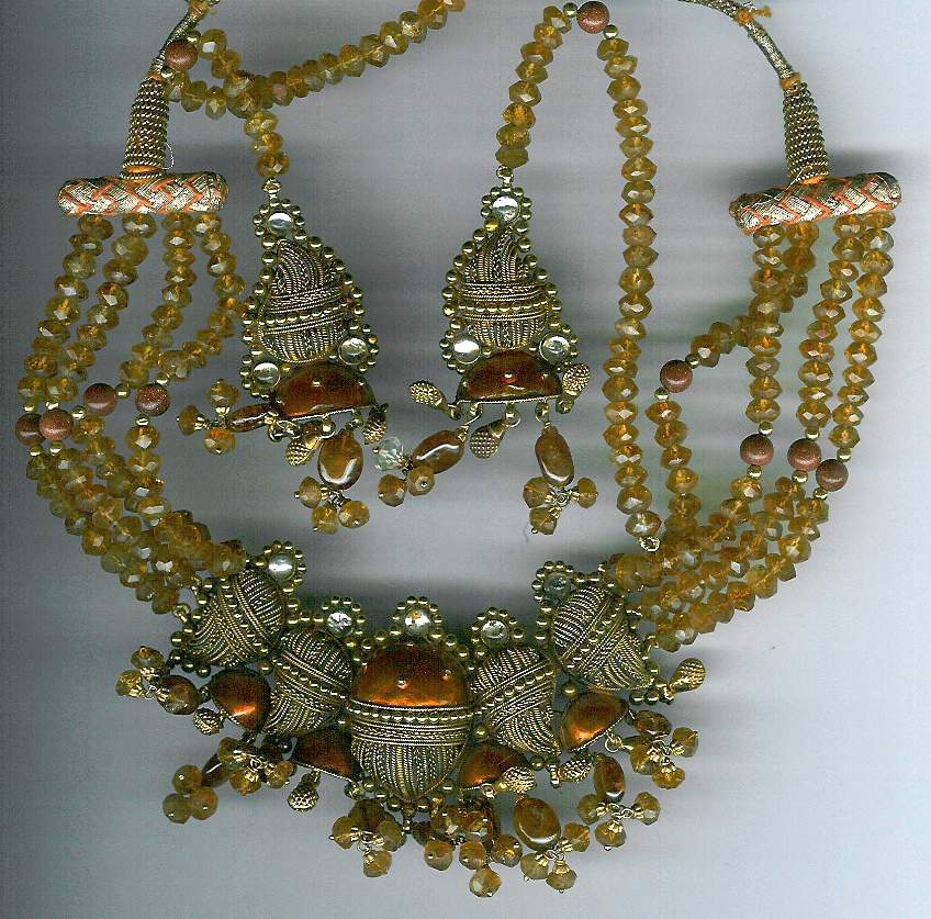 GOLD HALF SET ROUND DESIGNER GENERAL