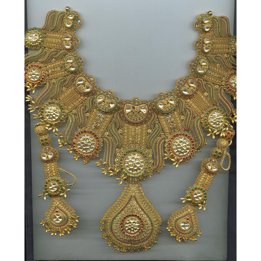 GOLD SET ROUND ANTIQUE