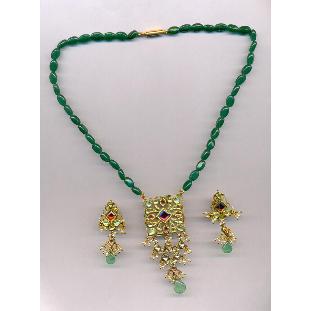 GOLD HALF SET PENDENT KUNDAN
