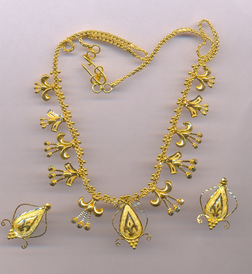 GOLD HALF SET ROUND PLAIN FANCY