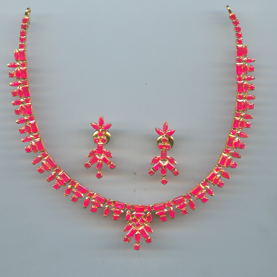 GOLD HALF SET ROUND REALSTONE GENERAL