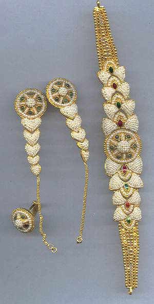 GOLD HALF SET ROUND REALSTONE GENERAL