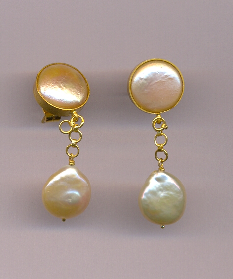 GOLD HANGING